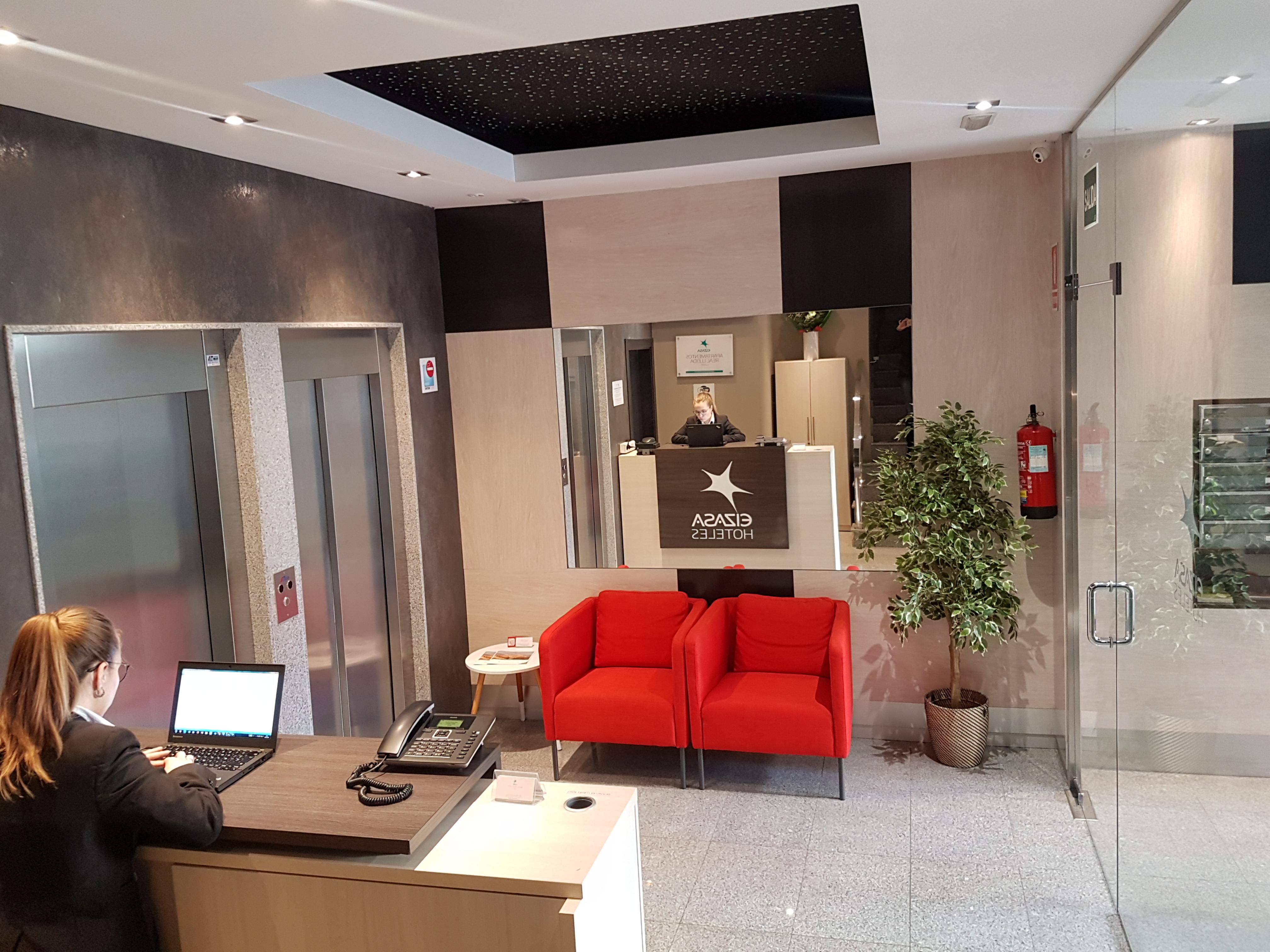 Apartamentos Real Lleida Kültér fotó
