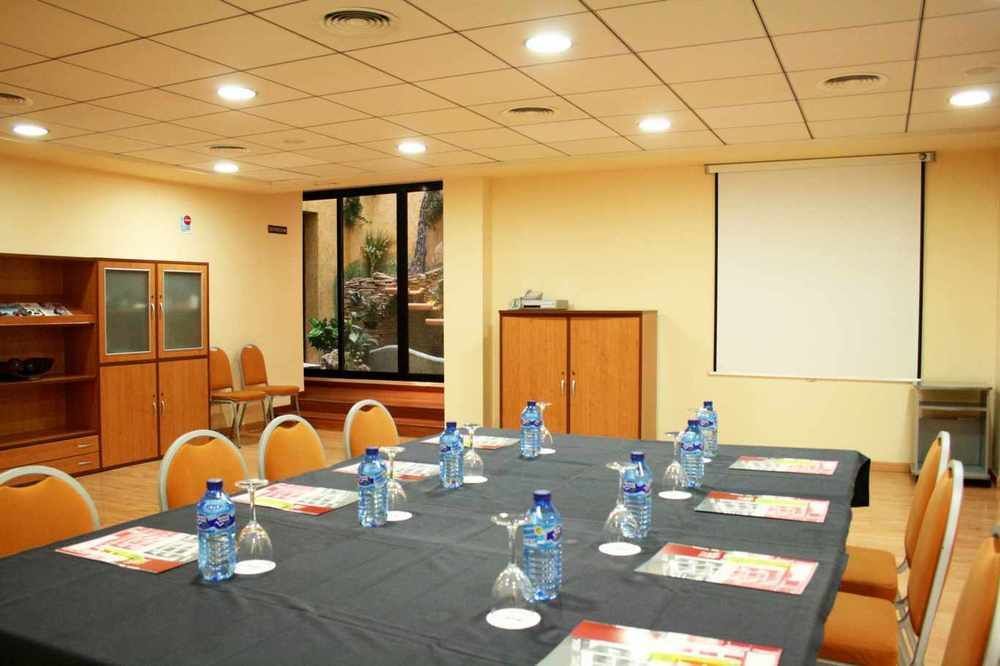 Apartamentos Real Lleida Kültér fotó